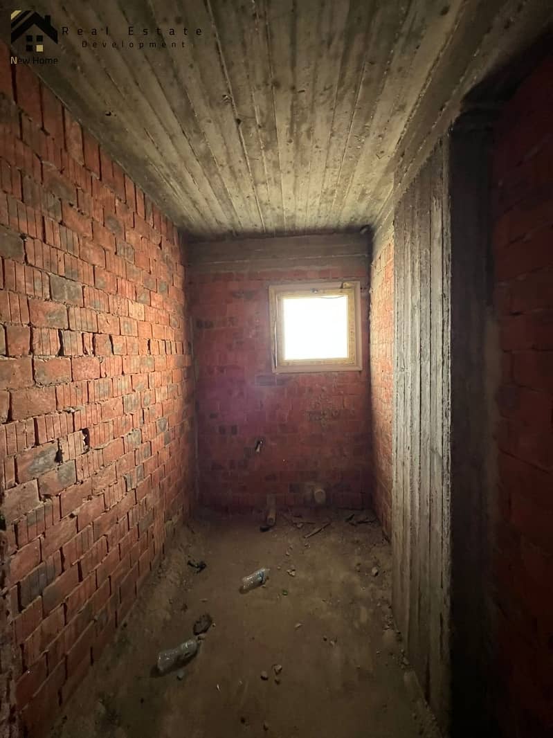 9 783c14d0-3cdf-475e-b499-55c733a8362f. jpeg