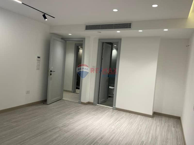 6 WhatsApp Image 2025-11-24 at 1.21. 44 PM (2). jpeg