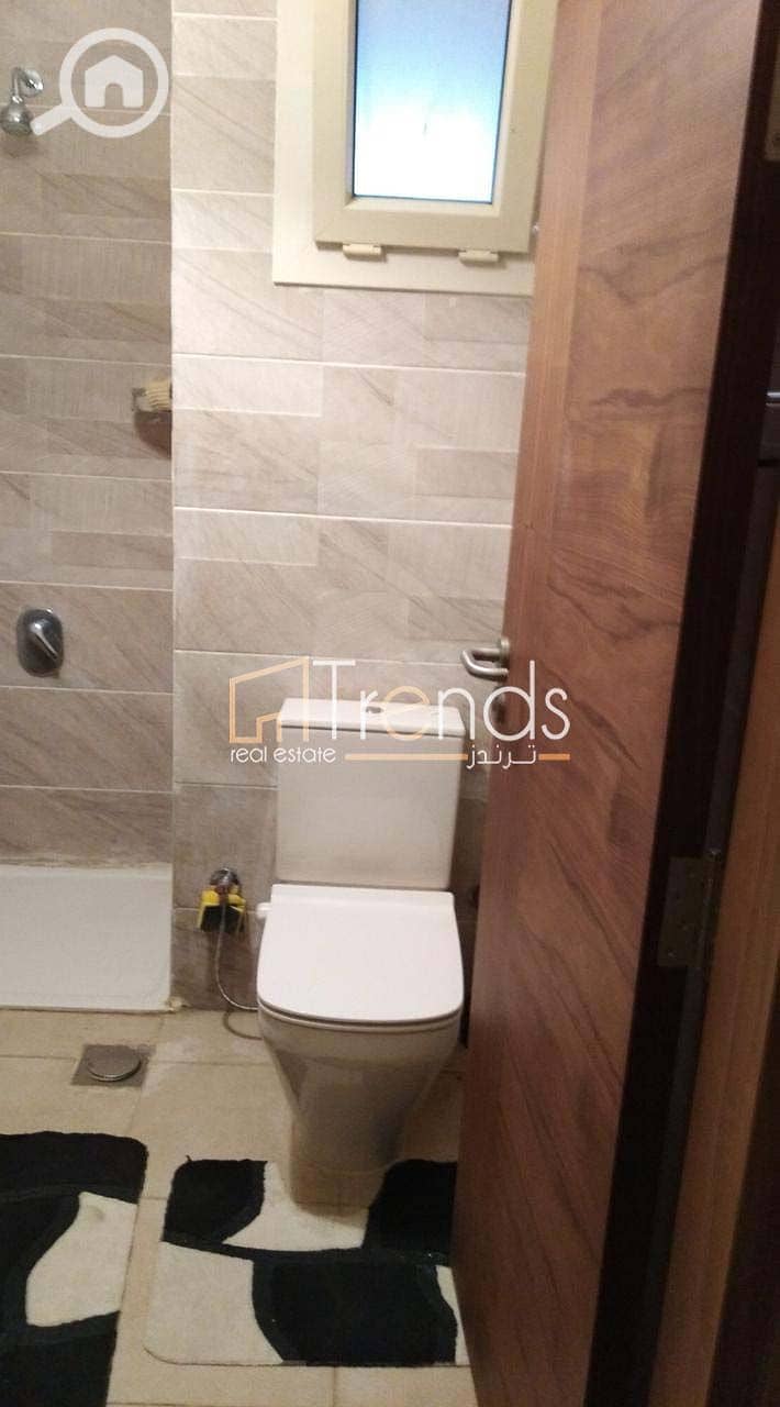 10 227e7e5d-7cae-4068-8c63-1a1abd5b16a8. jpg