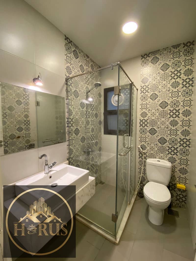 10 ecbf560c-cef6-46f7-a3bd-575a2203e586. jpg