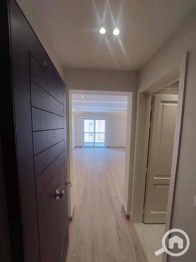 2 1571dd28-adb0-4143-85cc-affb0ee8f3fa. jpg