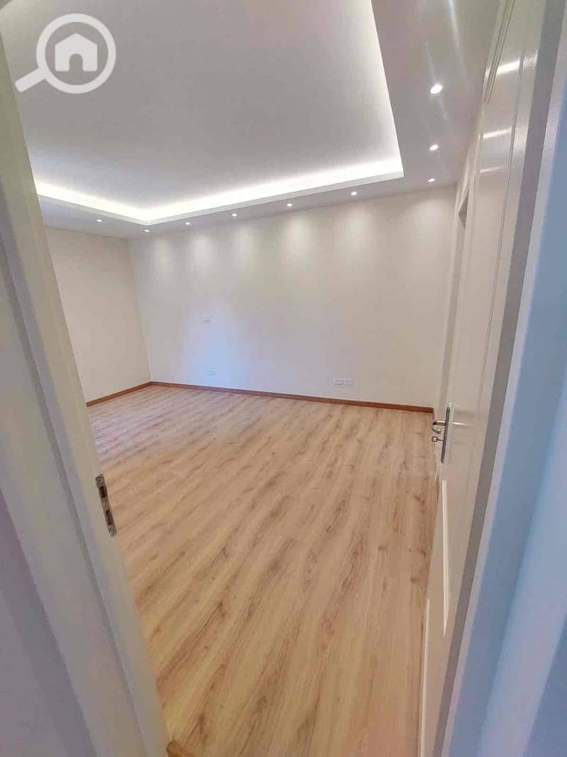 5 4a9390c0-d371-4241-afa1-c37e249e7992. jpg