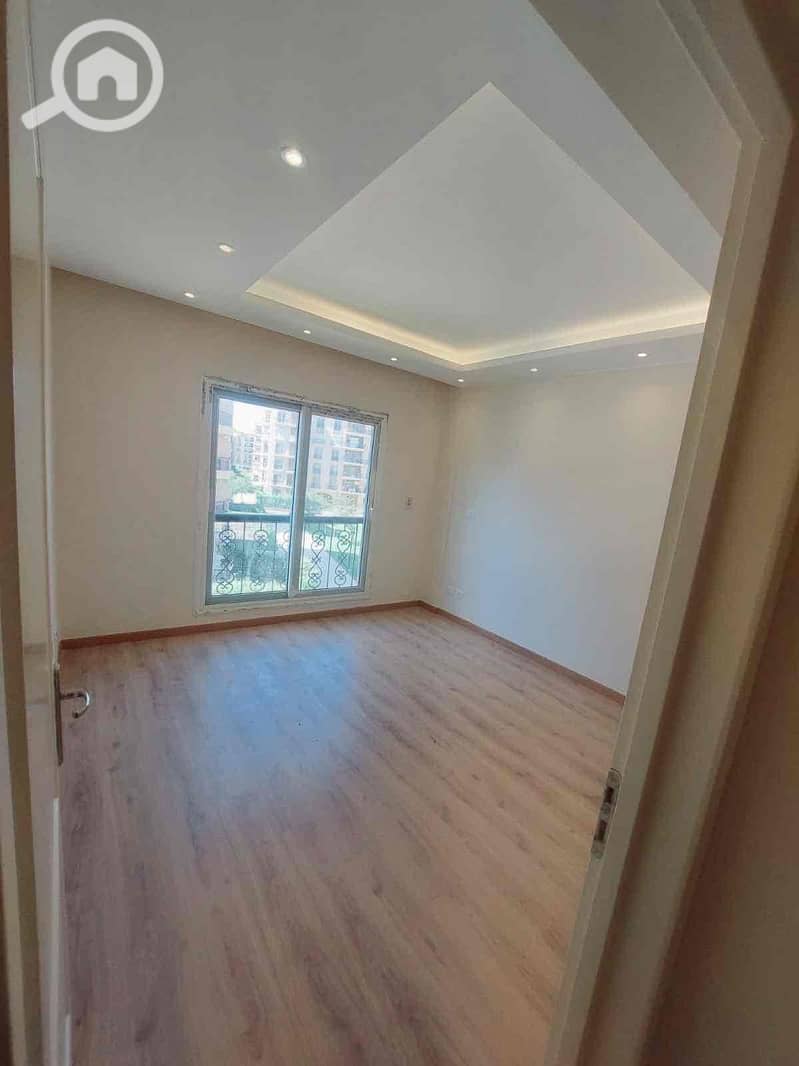 15 ac52d3fa-fe5e-41a8-b4bc-d023759e9d81. jpg