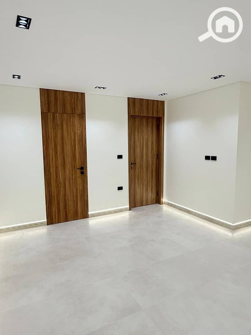 25 WhatsApp Image 2025-11-06 at 10.52. 03 PM (1). jpeg