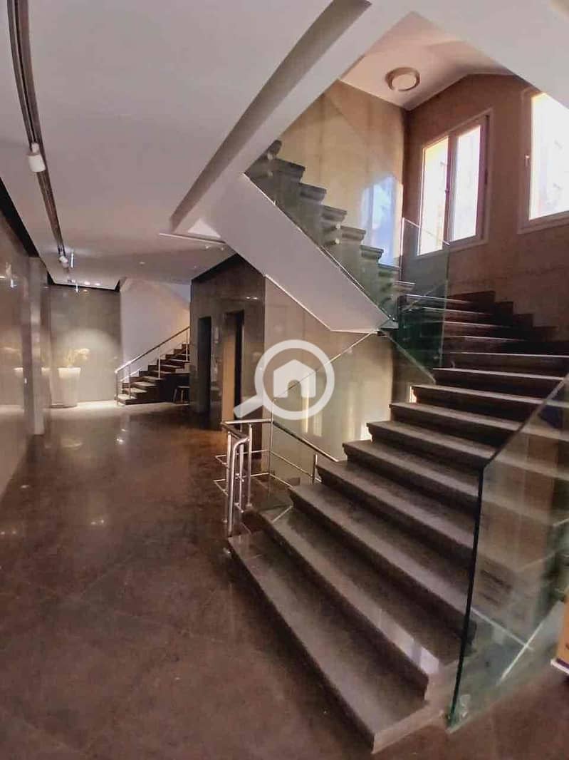 9 b3462616-2f85-4fec-b8f4-75ba4c931d00. jpg