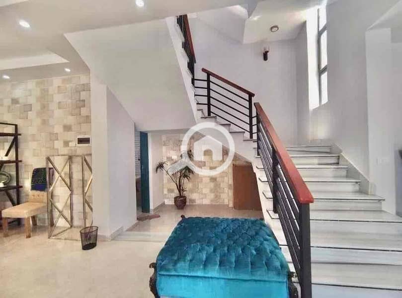 10 57b351ff-9eb6-4bbe-be1c-55ec4710b3cf. jpg