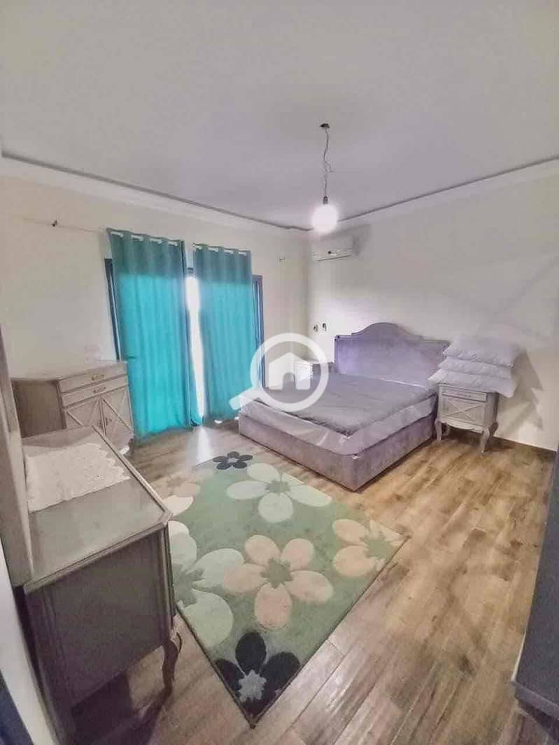 15 f5c3ed3a-8e5c-4f18-97b8-73bc0fc52db8. jpg