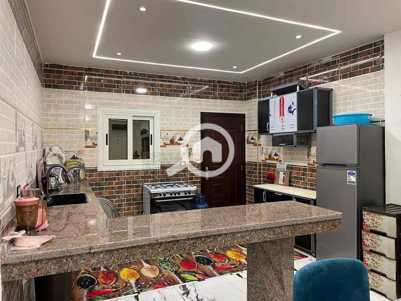 12 5e3f4eda-917f-46e8-bd75-8c6e9e279ab1. jpg