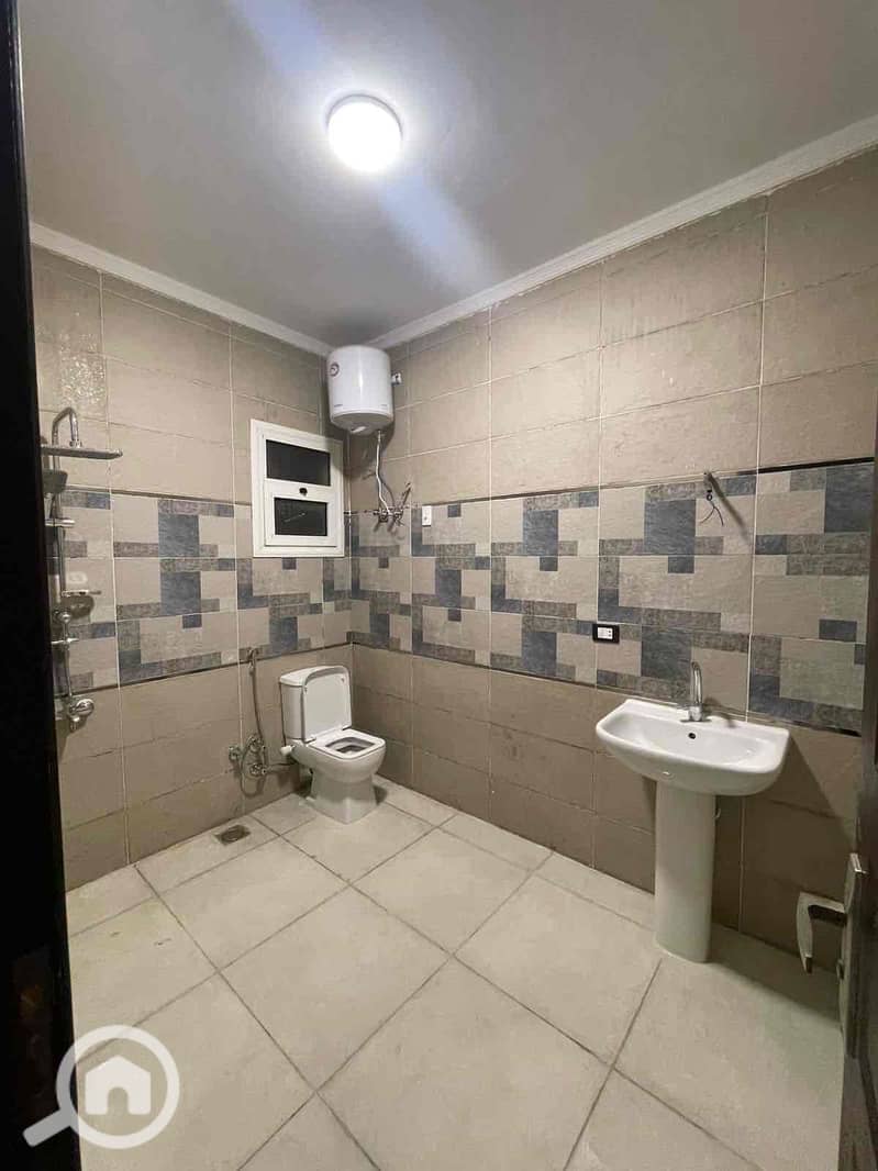 25 6f56300a-ceca-4b50-ab54-1f915ca85f7b. jpg