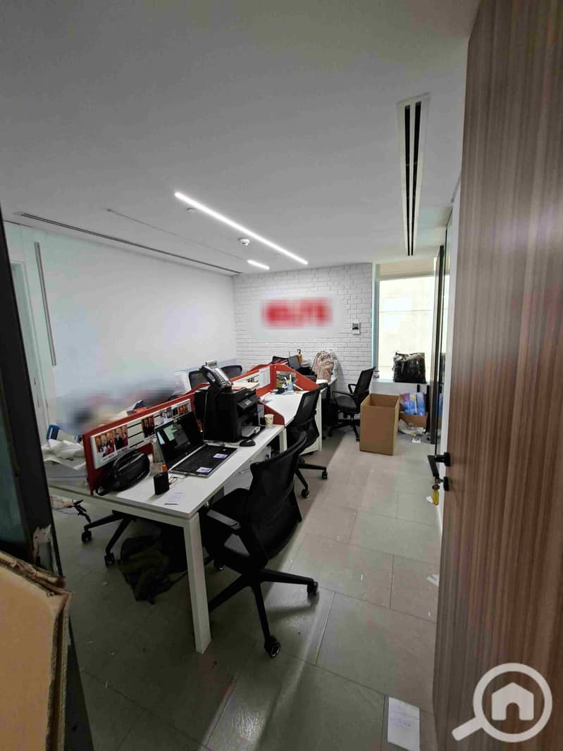 18 ٢٠٢٥١٠٢٧_١٣٢٠٤١. jpg