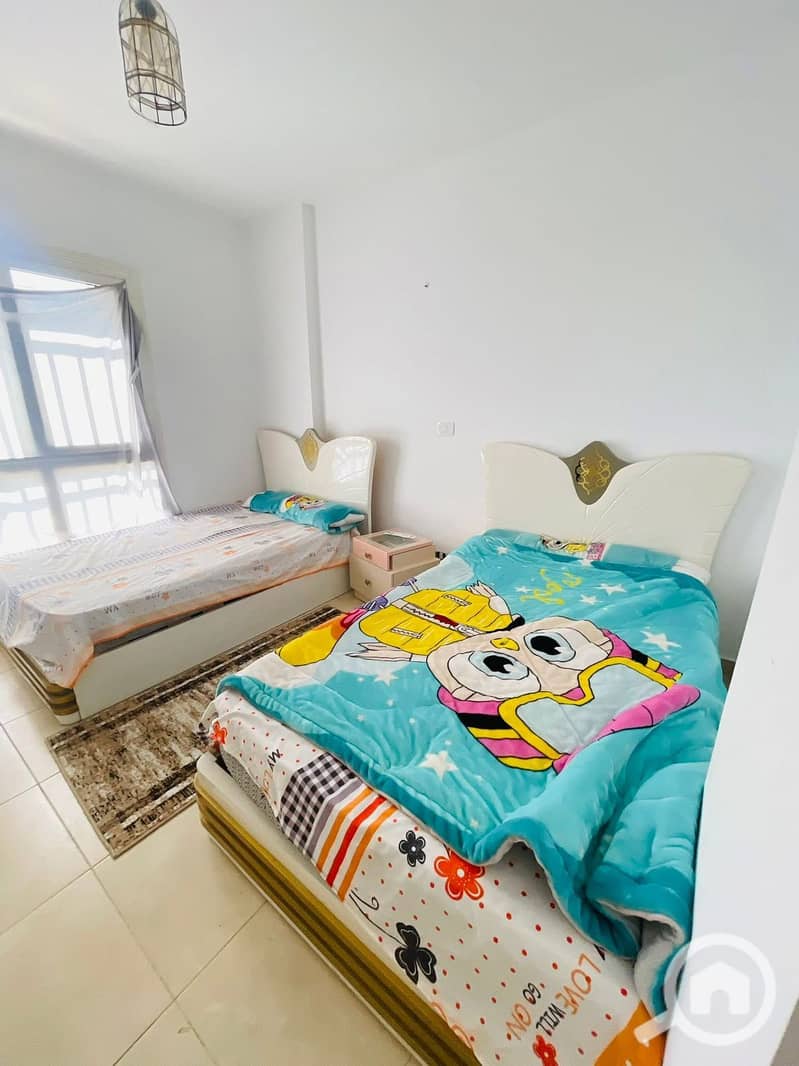 4 6e2975a0-8f0c-4253-8f16-4a0c887479ec. jpeg