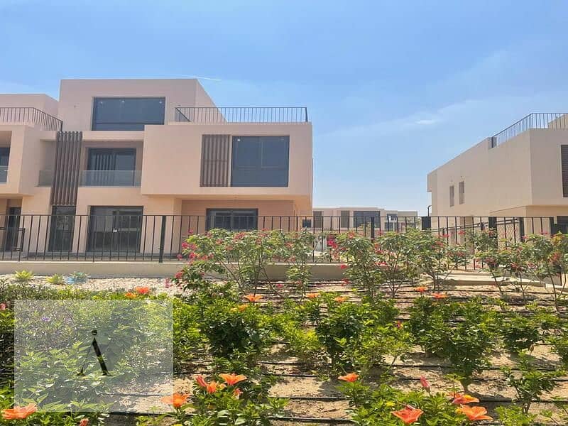 12 f2925231-bbc2-4170-b9fa-19cc3697ff95. jpg