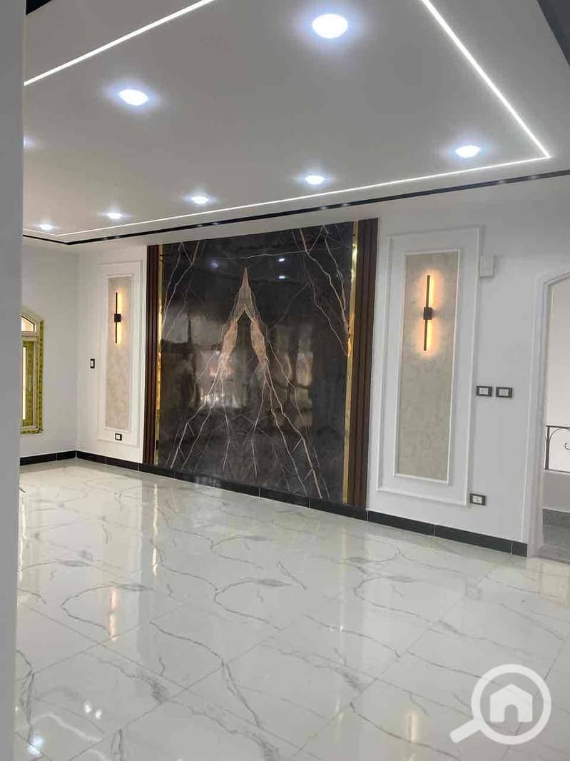 7 228e5e56-e2c5-4b4c-9853-d8922df911e3. jpg