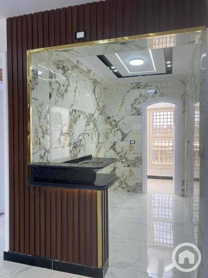 12 93fe8718-ce18-4f2d-a8c4-0be94d5494bc. jpg