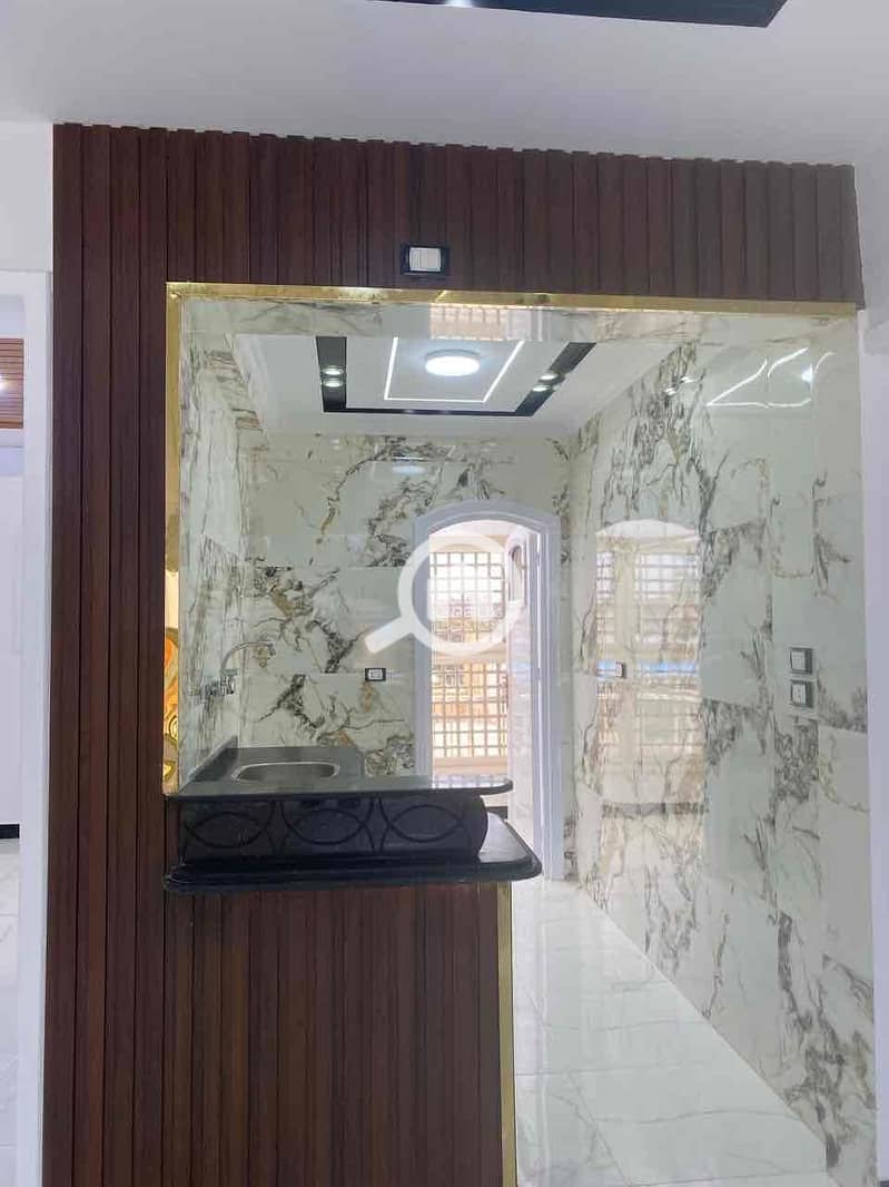 13 b4e39712-a272-48b1-b9a9-90d047838de6. jpg