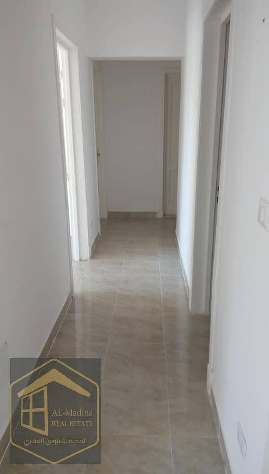 6 WhatsApp Image 2025-11-27 at 10.44. 07. jpeg