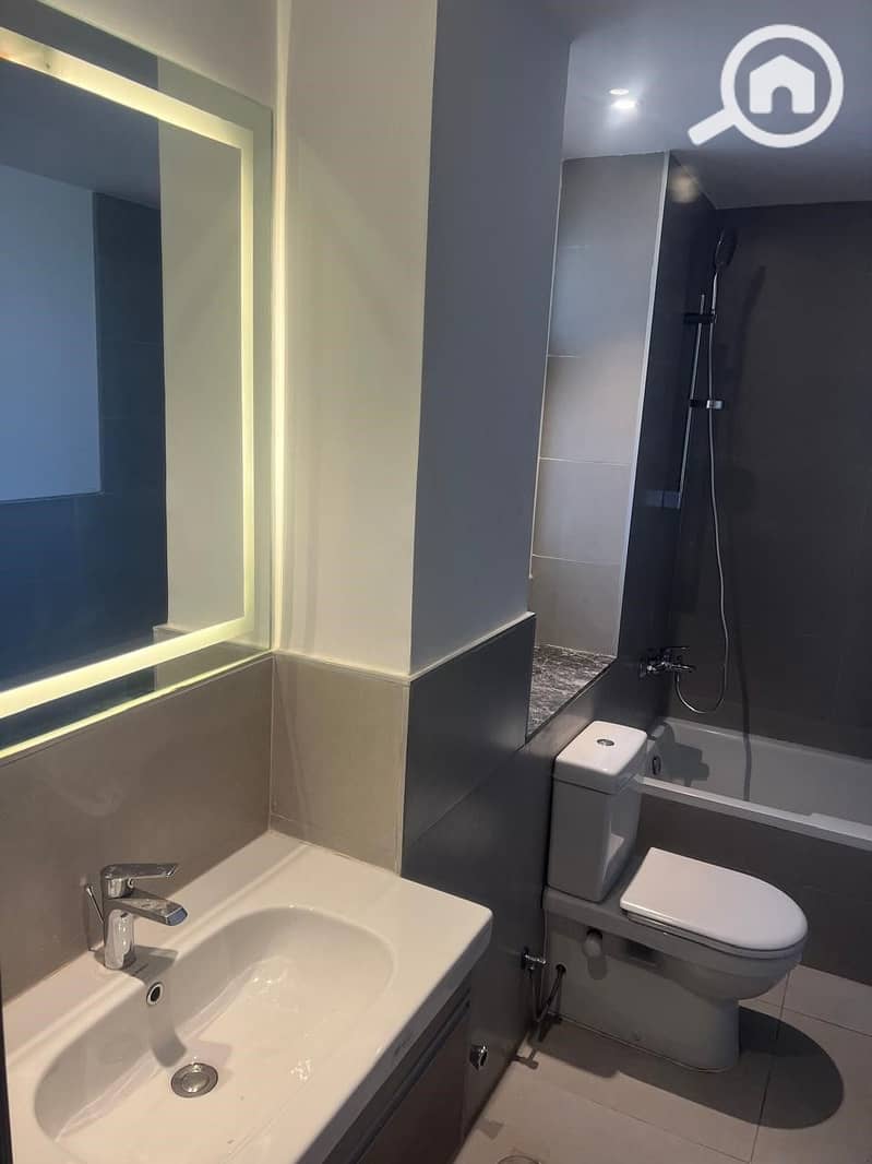 5 7702d0ab-fce0-4c8f-b2e0-86f69a2c767a. jpg