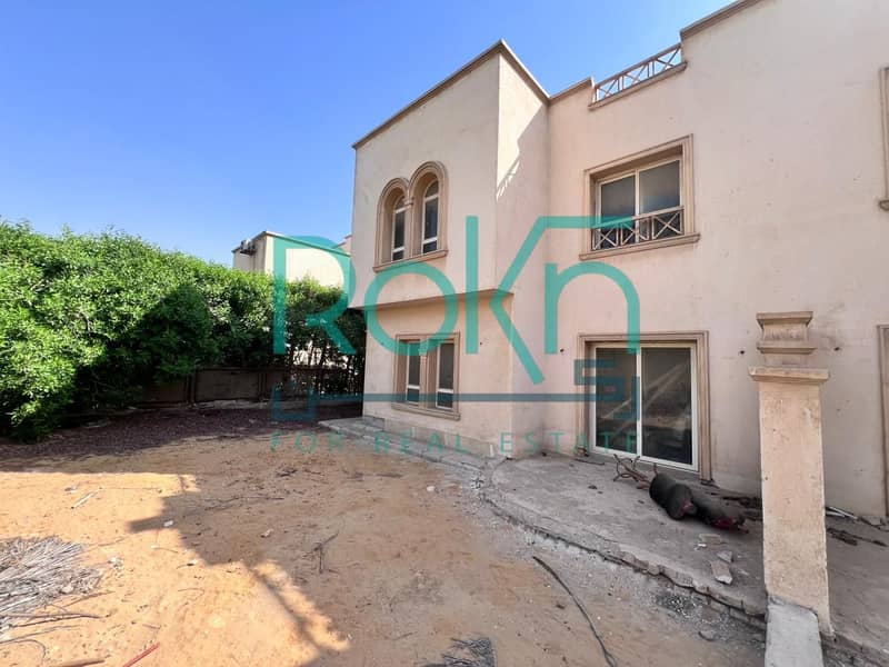 4 2c895f3e-31d9-44ec-a160-79a2a44dfeab. jpg