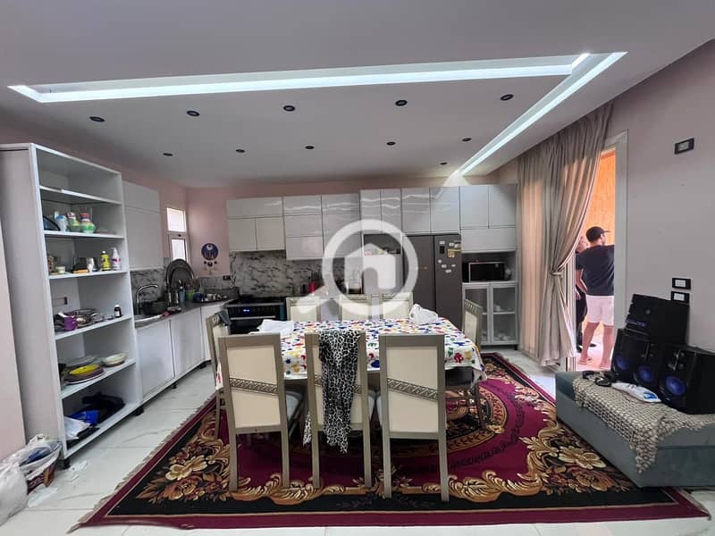 4 21ead0e7-6f01-4885-8fa7-56169ecfb960. jpeg