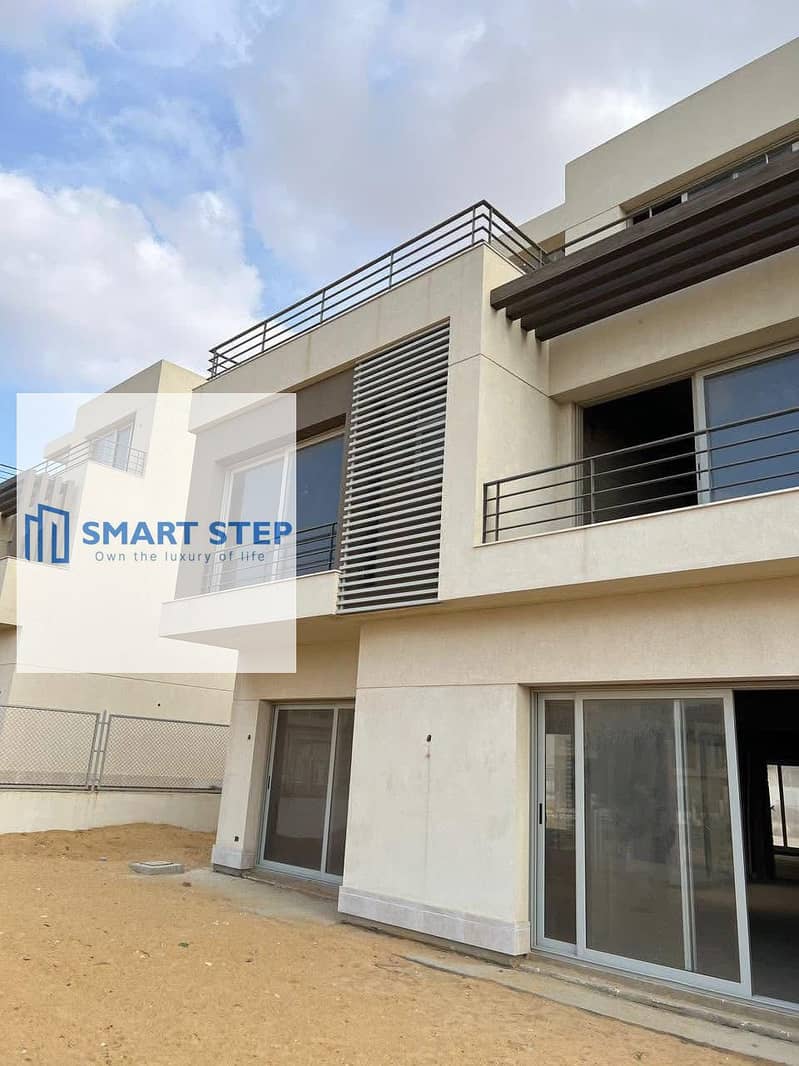 4 164b6bee-de9e-4b2c-93a7-4b02e225ccd1. jpg