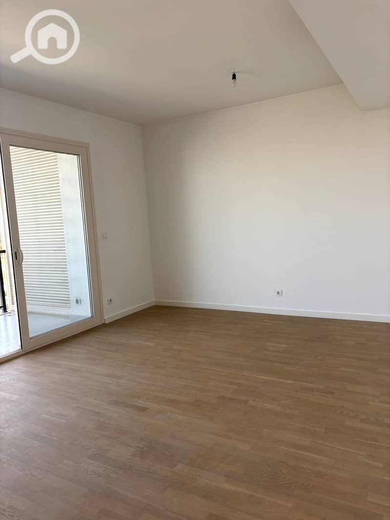 3 024f5dac-9177-46b6-b459-ab7795bf3bc0. jpg