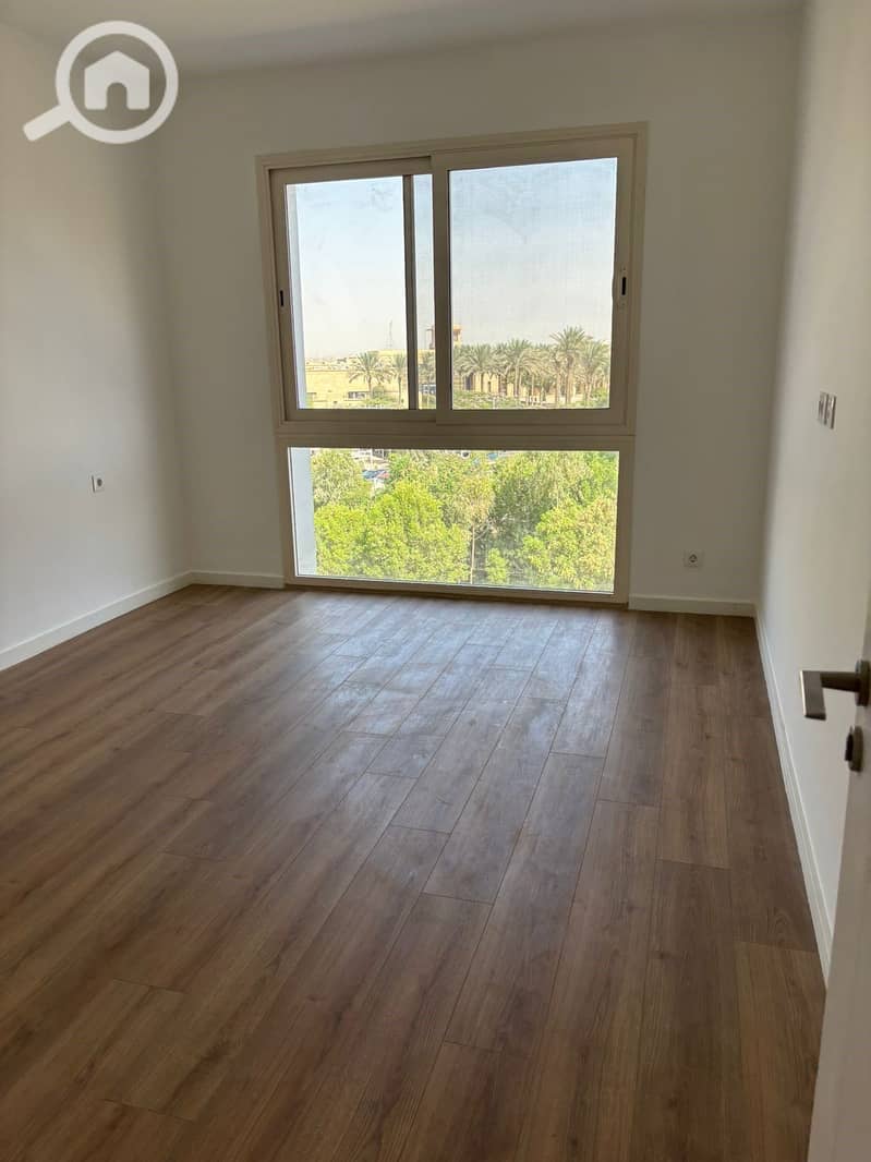 8 ca0e53e8-bbb9-408b-b89a-f8168e80ade2. jpg