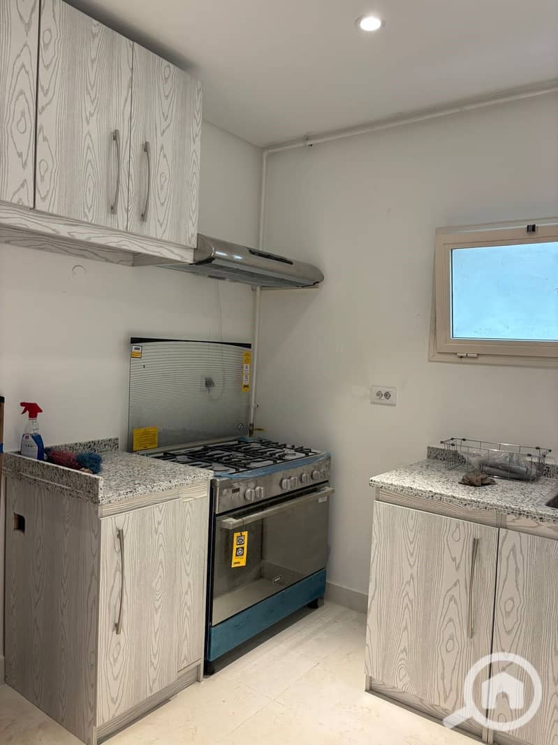 10 f7dc71ad-ef3c-49da-bb25-c242e0ab347f. jpg