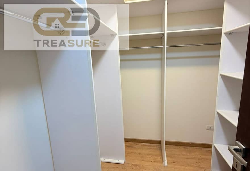 4 d4f9d7c8-c9ba-47d6-bb91-b7a5fe47f3f7. jpg