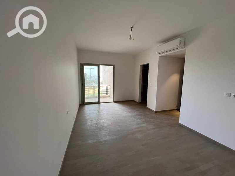 9 cf0da8b5-9d2c-4402-978d-643380ac391c. jpg