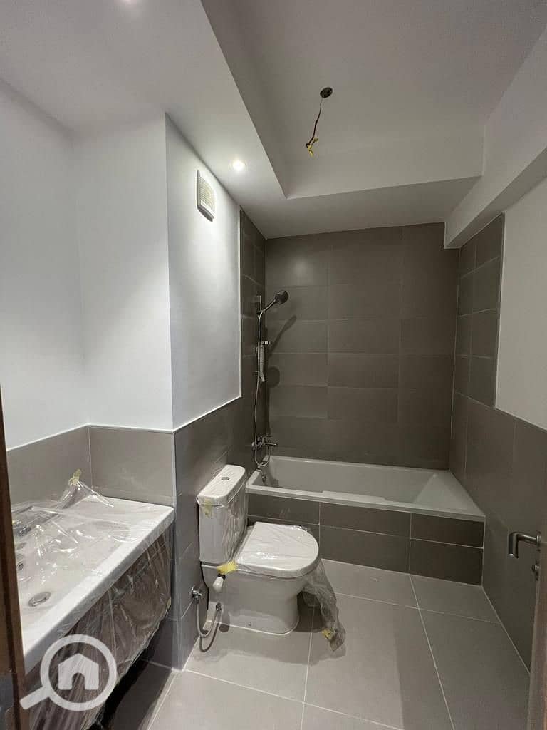 10 d17aa10b-0eab-4ac7-bf14-58169364a0f4. jpg