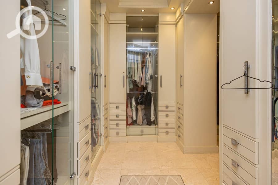 15 7efa807c-6e59-447e-830e-71027cf9e186. jpg