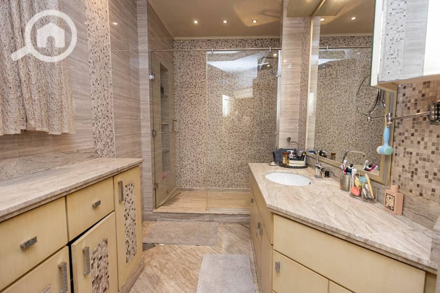 19 17d33fa9-bbce-4577-a57a-a68c19b70e40. jpg