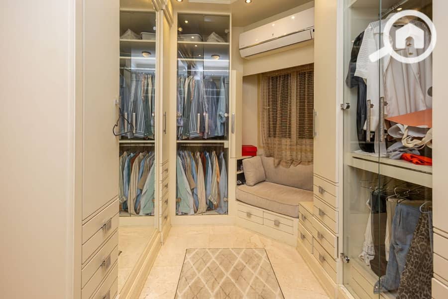 22 99ed9e1e-0b56-4948-b4b4-421b9fd790af. jpg