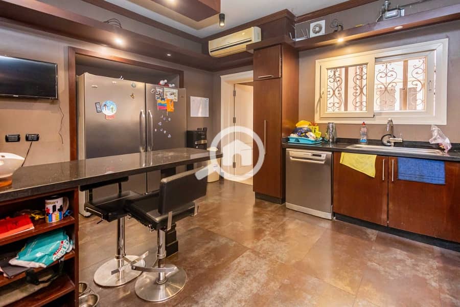 35 c920c541-bdb3-4d4c-ba31-84a4036e0bdd. jpg