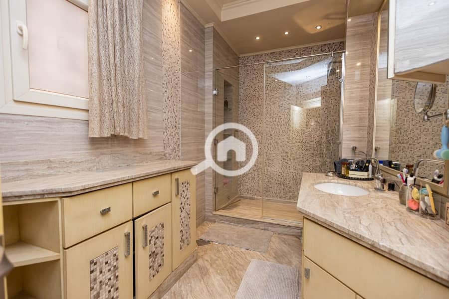 37 d8fdfa2d-6fa1-4461-b8ae-5c67a7fa5d66. jpg