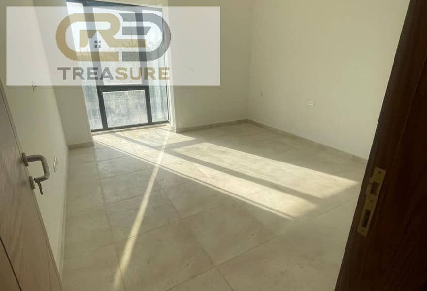 8 3fe2d3eb-c222-4078-8cfc-32a3c9203d7f. jpg