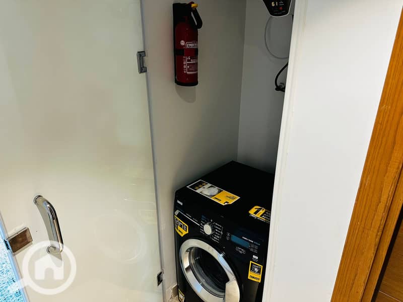 4 WhatsApp Image 2025-11-23 at 4.22. 25 PM (2). jpeg