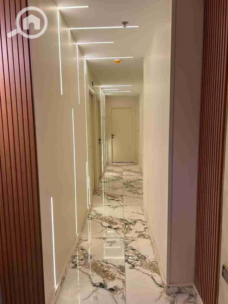 1000341904. jpg 1000341904. jpg