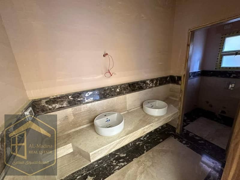 19 WhatsApp Image 2025-11-27 at 11.39. 25 (2). jpeg