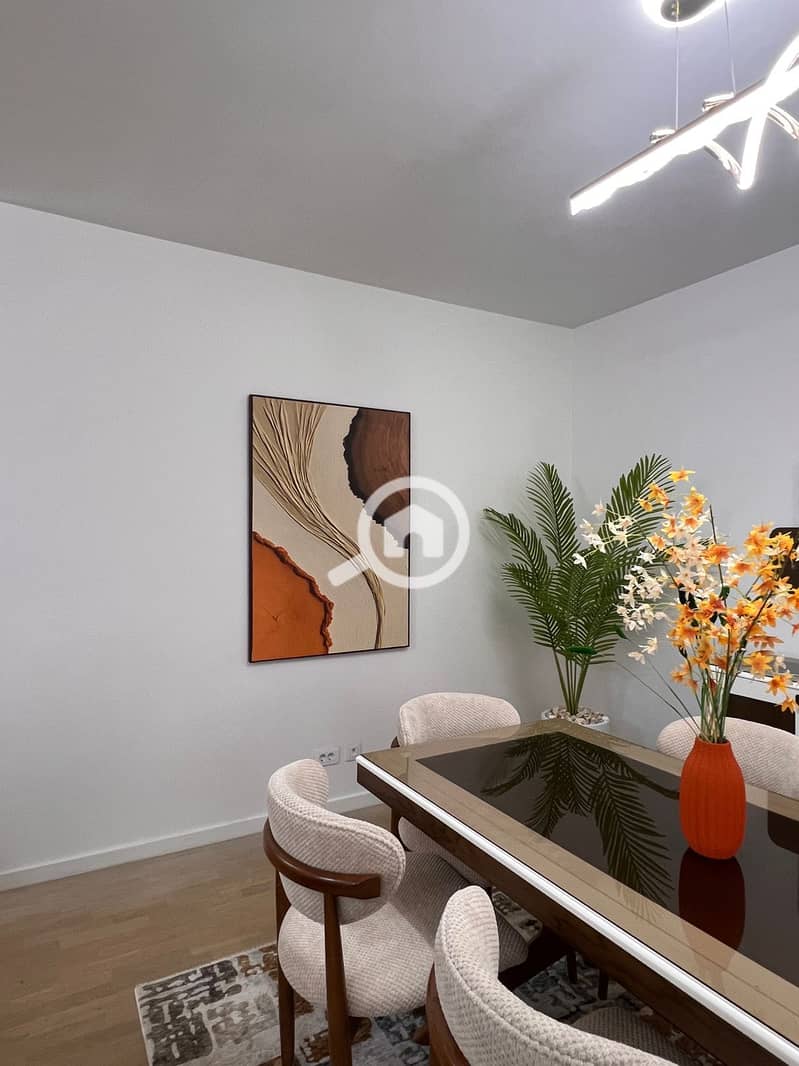 2 6945c5c4-cbb8-4d8e-a208-8d7142ff4eb9. jpg