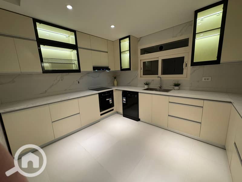 13 f08ba26a-c426-43ce-92f5-48e8629bd531. jpg