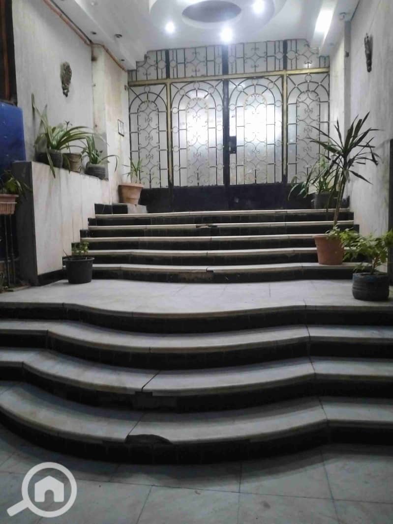 1000303570. jpg 1000303570. jpg