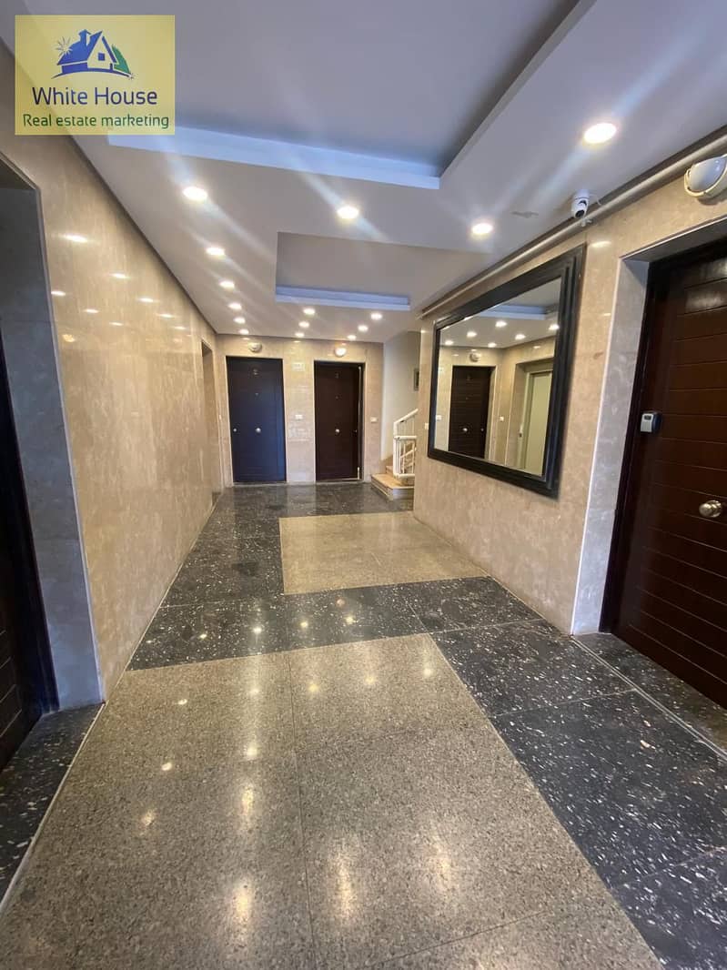 10 a9ab3748-7c63-469e-ae69-3dc472617131. jpg