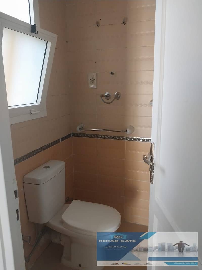 4 4d10d8aa-85db-4a09-99f1-abedef67a15e. jpg