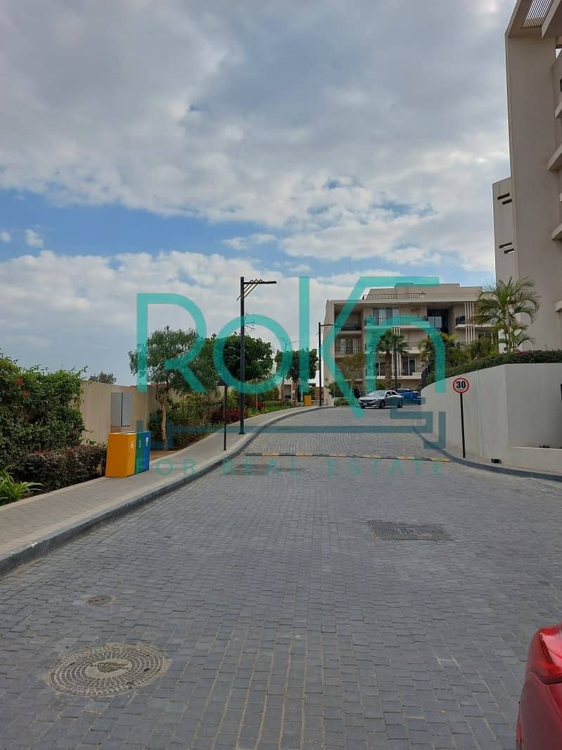 4 9d0d263d-a5a6-4b33-afb5-d89ba352964a. jpg