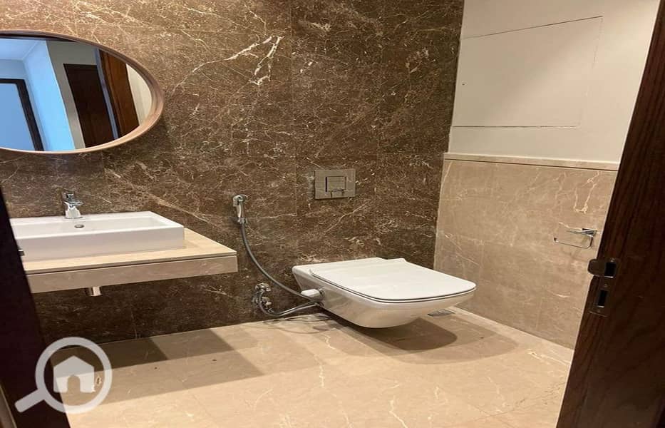 5 460402493_10227121140318558_6882703450305552042_n_1400x900. jpg