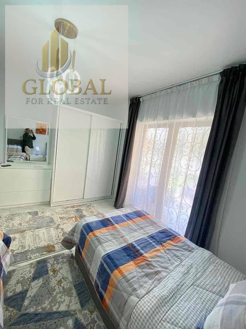 10 e40ca9e9-94eb-4317-9a7a-616be88fa9e0. jpg