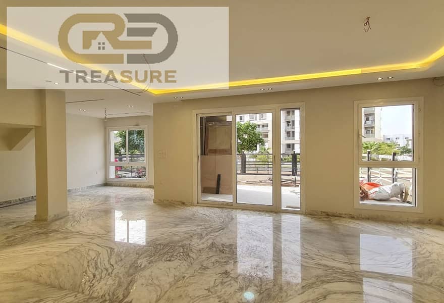 10 948d863c-3c4d-48e9-8a30-53c0fe1b4312. jpg