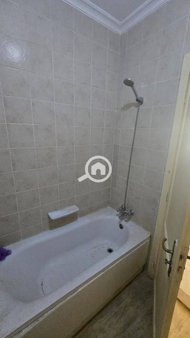 8 3c71dfb0-8f40-4415-b2e0-2633e727fe24. jpg