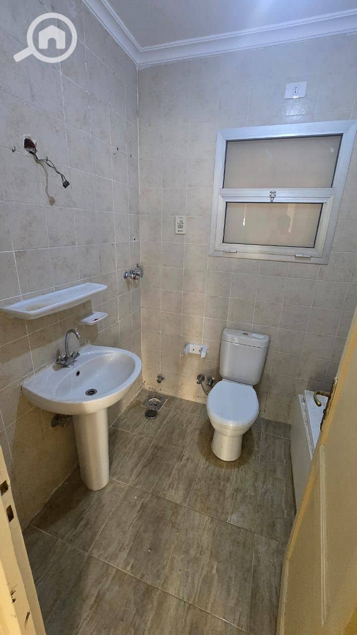 10 d8ad5fcb-2042-49b2-b6e1-332f43012da4. jpg